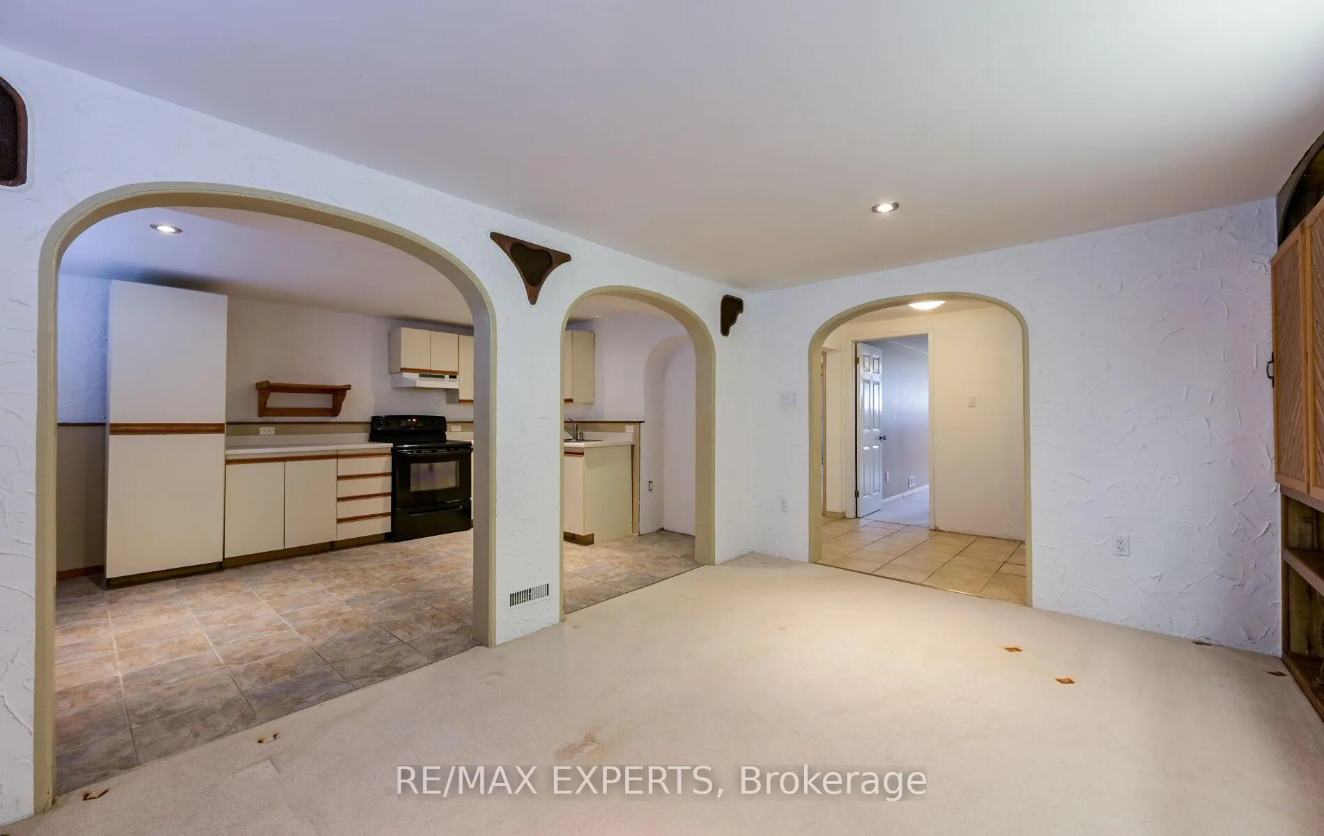 Photo 31 of 13 Oriole Court, Barrie, Cundles East — HOMEH