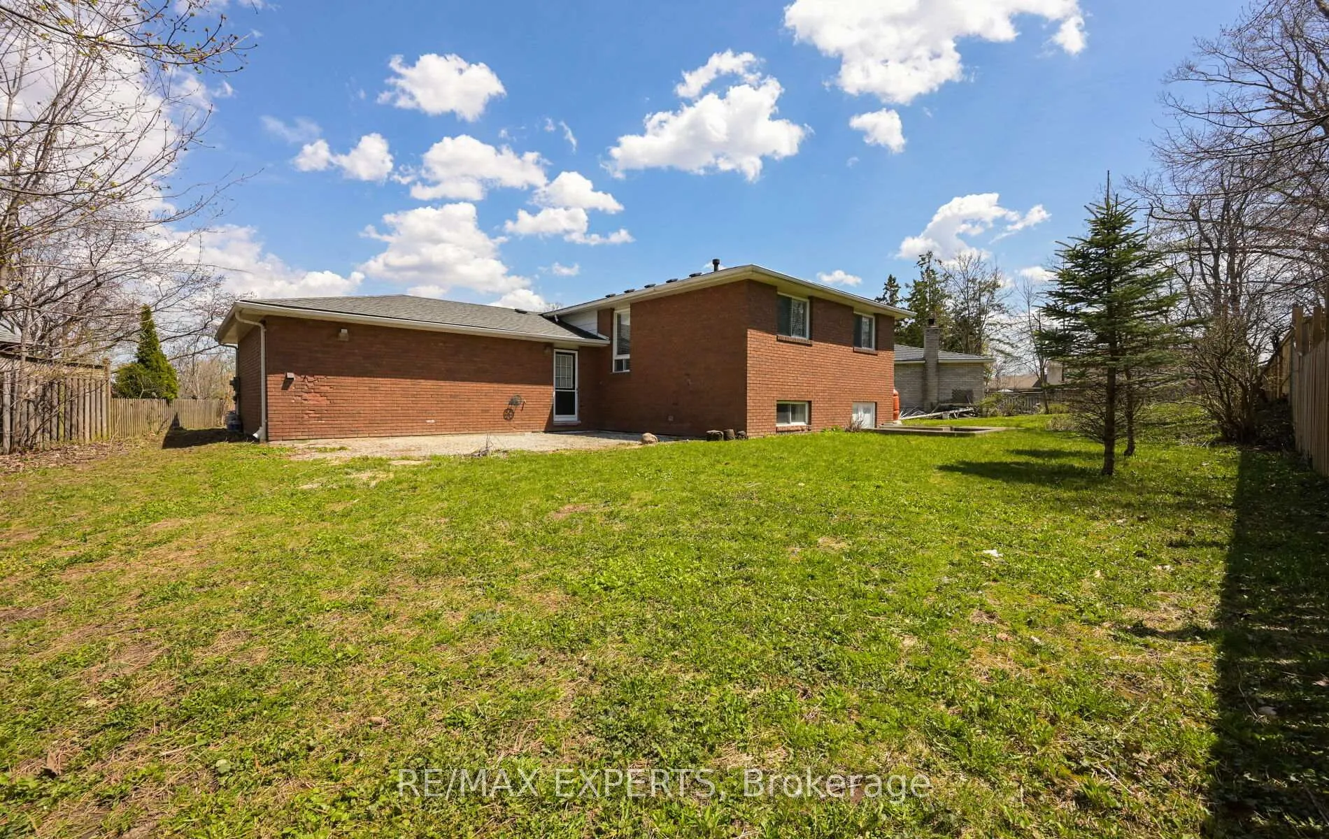 Photo 49 of 13 Oriole Court, Barrie, Cundles East — HOMEH