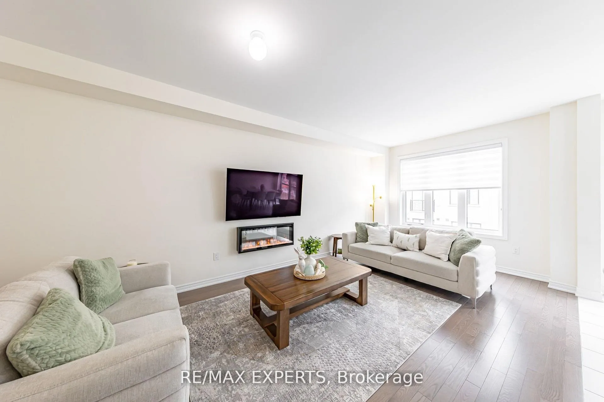 Photo 10 of 90 Singhampton Road, Vaughan, Kleinburg — HOMEH