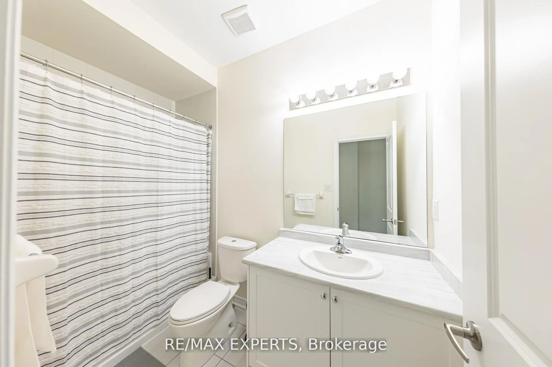 Photo 33 of 90 Singhampton Road, Vaughan, Kleinburg — HOMEH