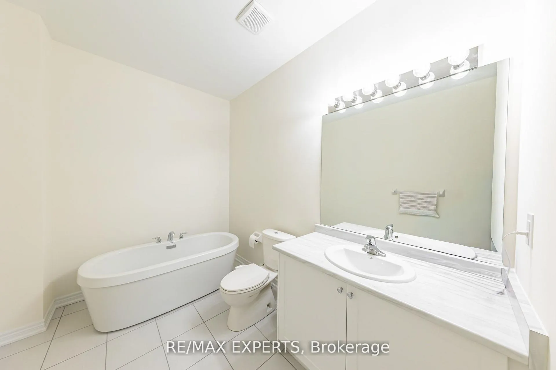 Photo 37 of 90 Singhampton Road, Vaughan, Kleinburg — HOMEH