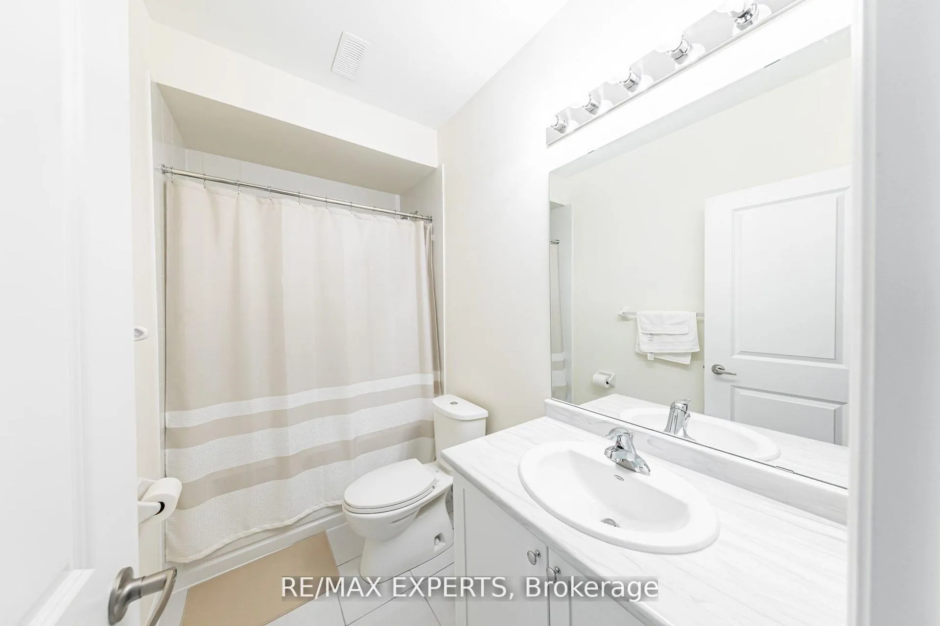 Photo 48 of 90 Singhampton Road, Vaughan, Kleinburg — HOMEH