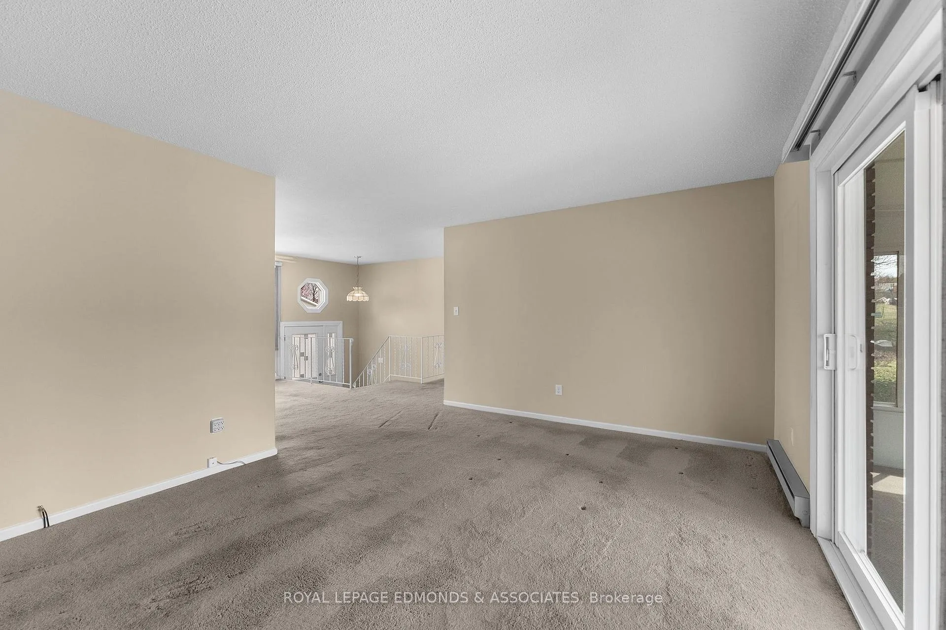 Photo 15 of 19 Algonquin Street, Petawawa — HOMEH