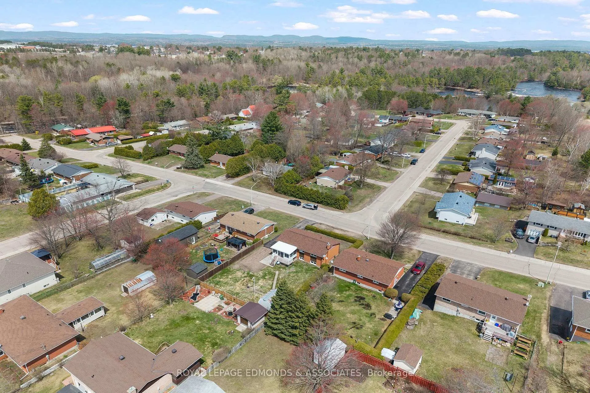 Photo 46 of 19 Algonquin Street, Petawawa — HOMEH