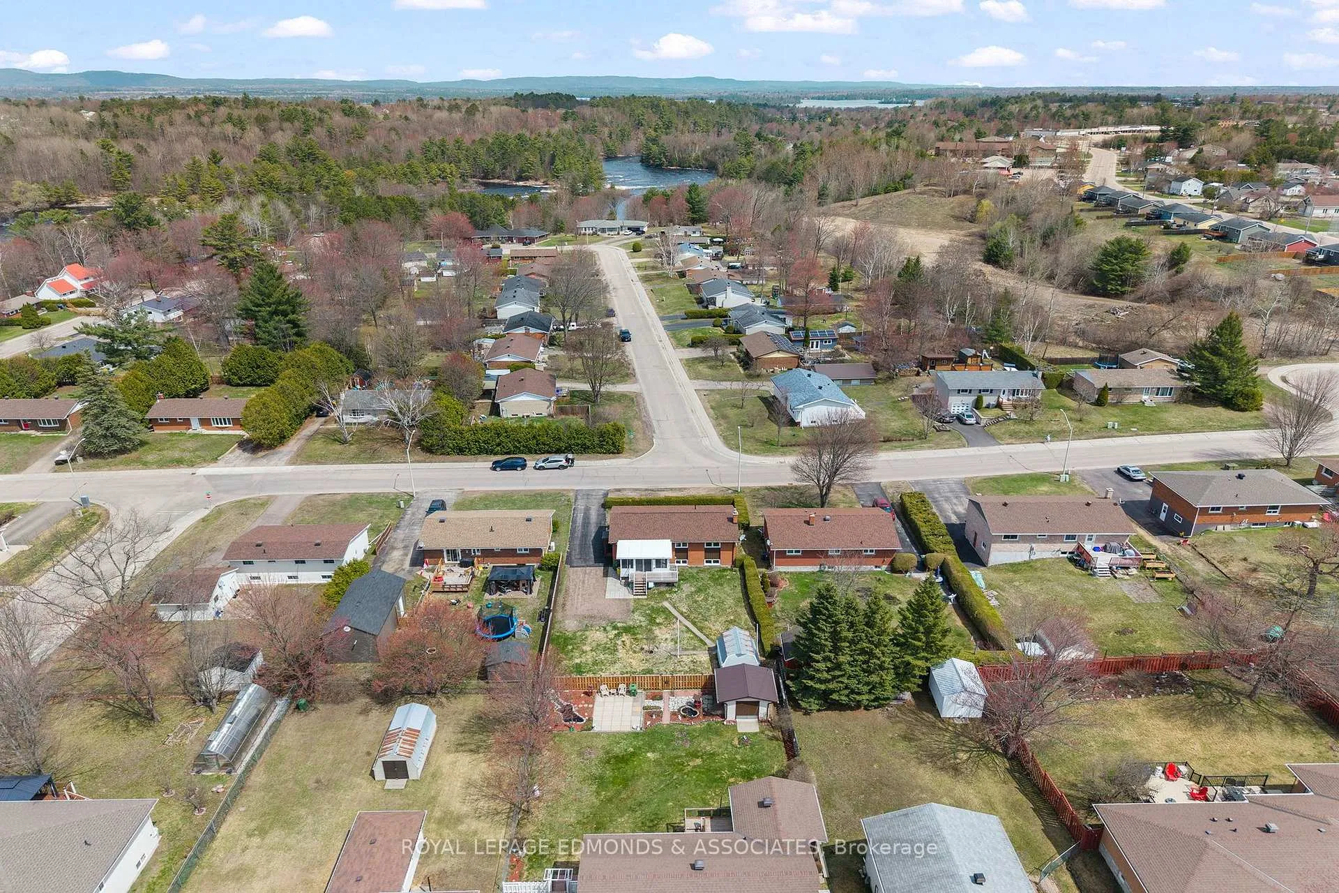 Photo 47 of 19 Algonquin Street, Petawawa — HOMEH