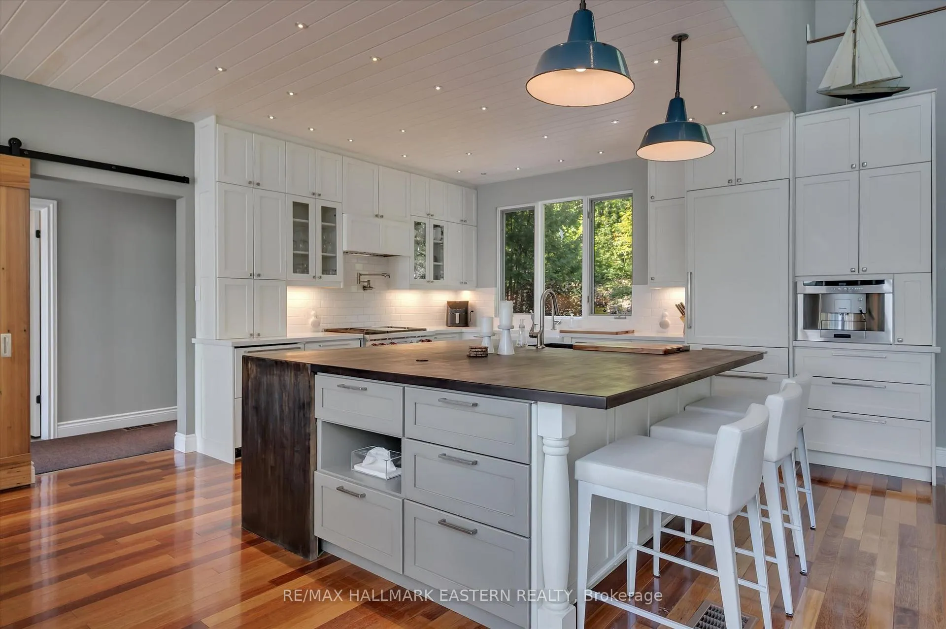 Photo 12 of 1855 White Lake Road W, Douro-Dummer — HOMEH