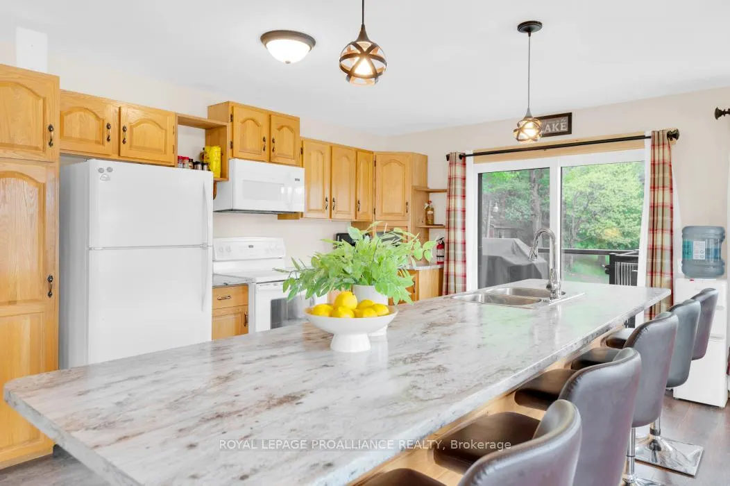 Photo 4 of 168 Addington Road 5, Addington Highlands — HOMEH