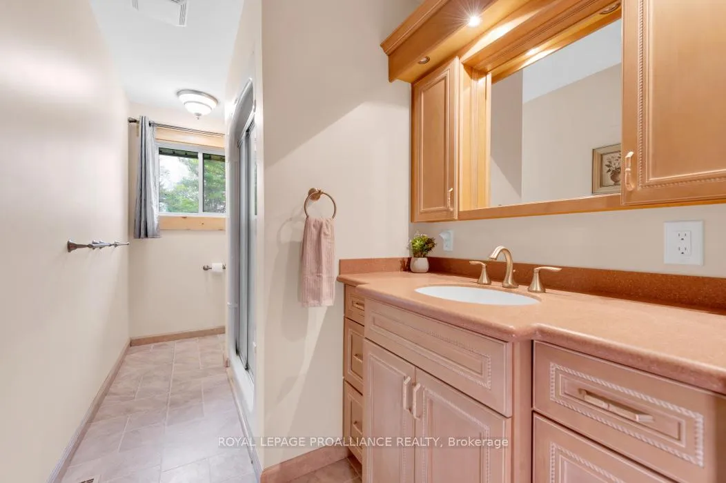 Photo 16 of 168 Addington Road 5, Addington Highlands — HOMEH