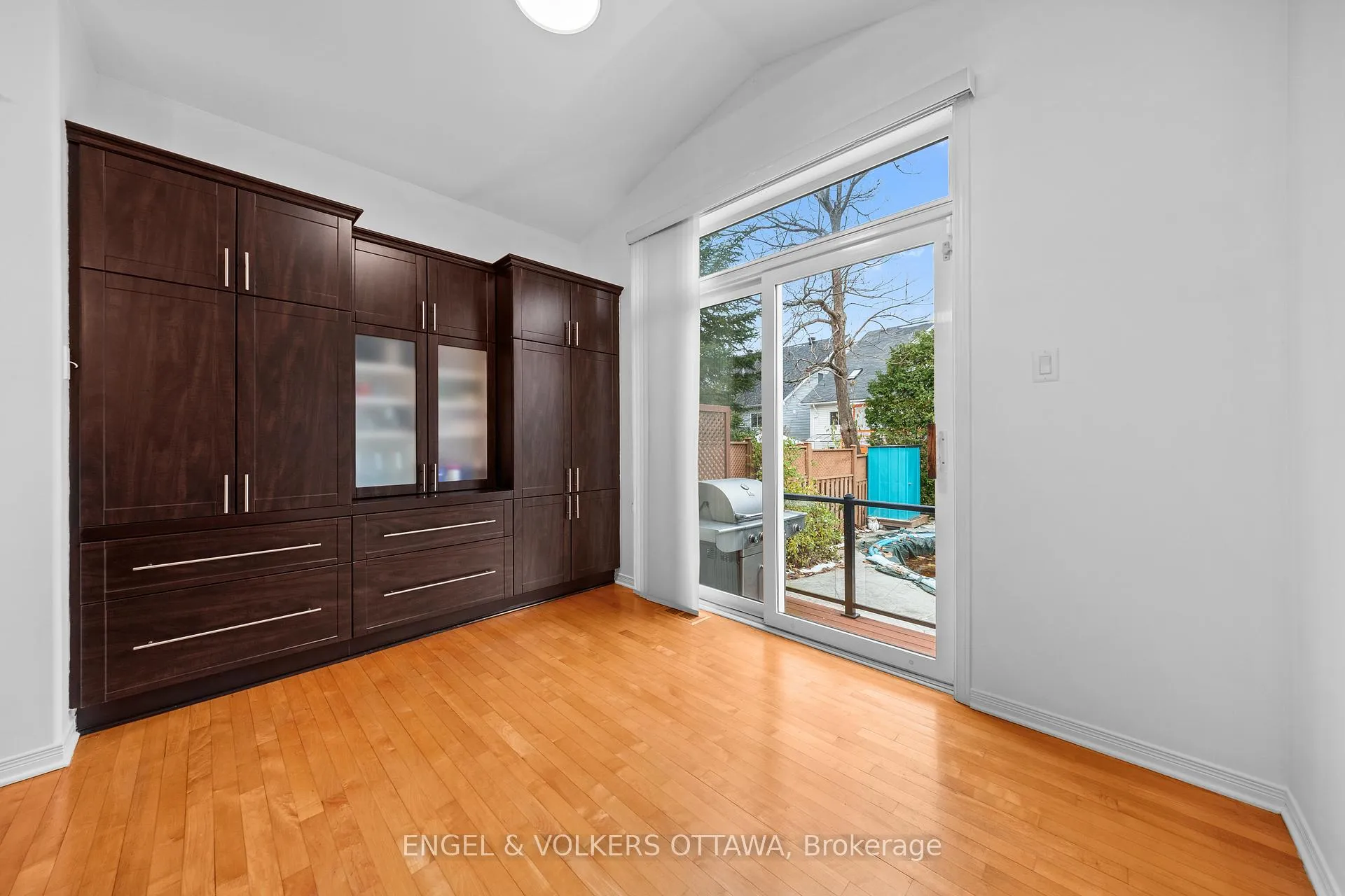 Photo 11 of 57 Newcastle Avenue, Ottawa, Kanata - Morgan's Grant/South March — HOMEH