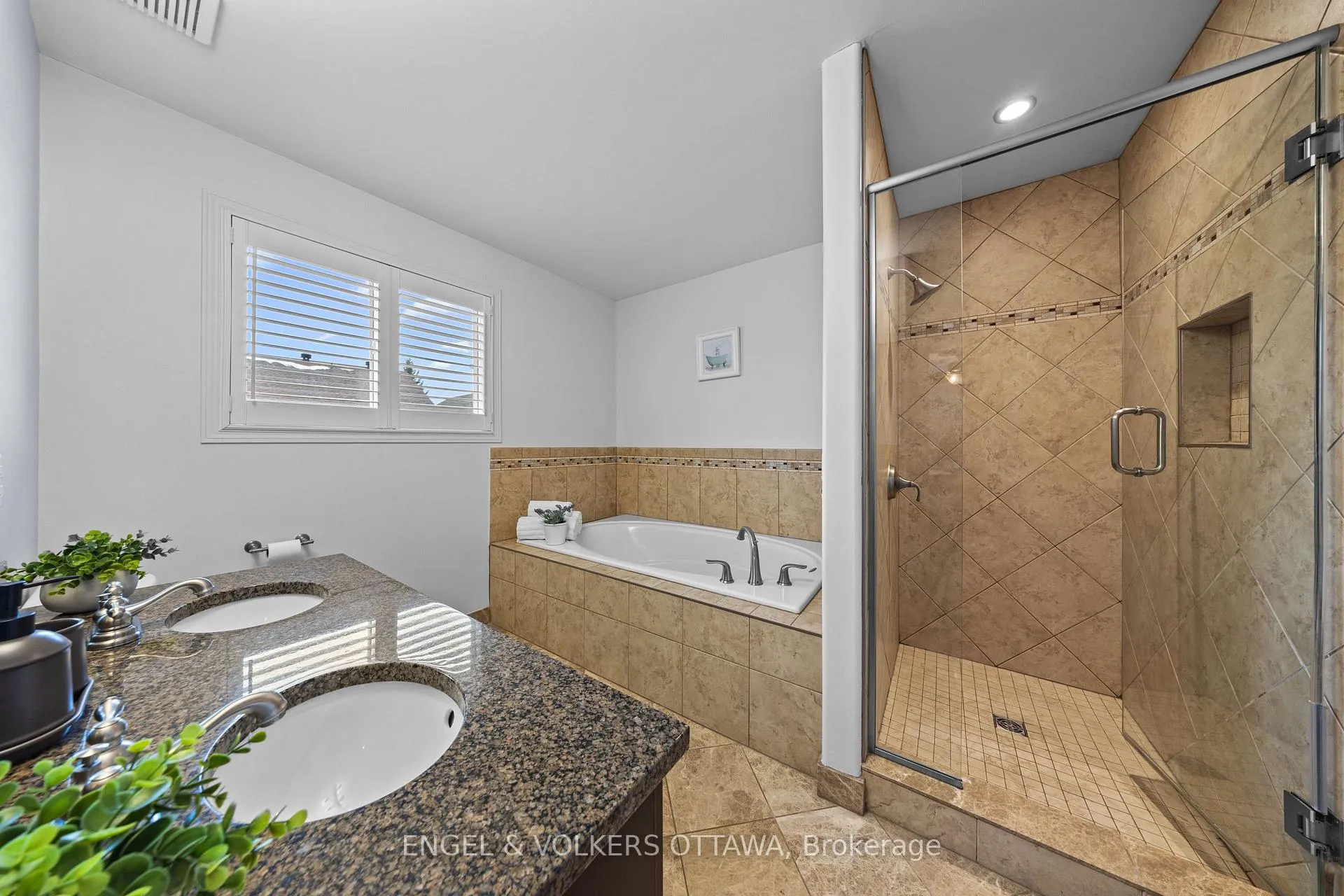 Photo 23 of 57 Newcastle Avenue, Ottawa, Kanata - Morgan's Grant/South March — HOMEH