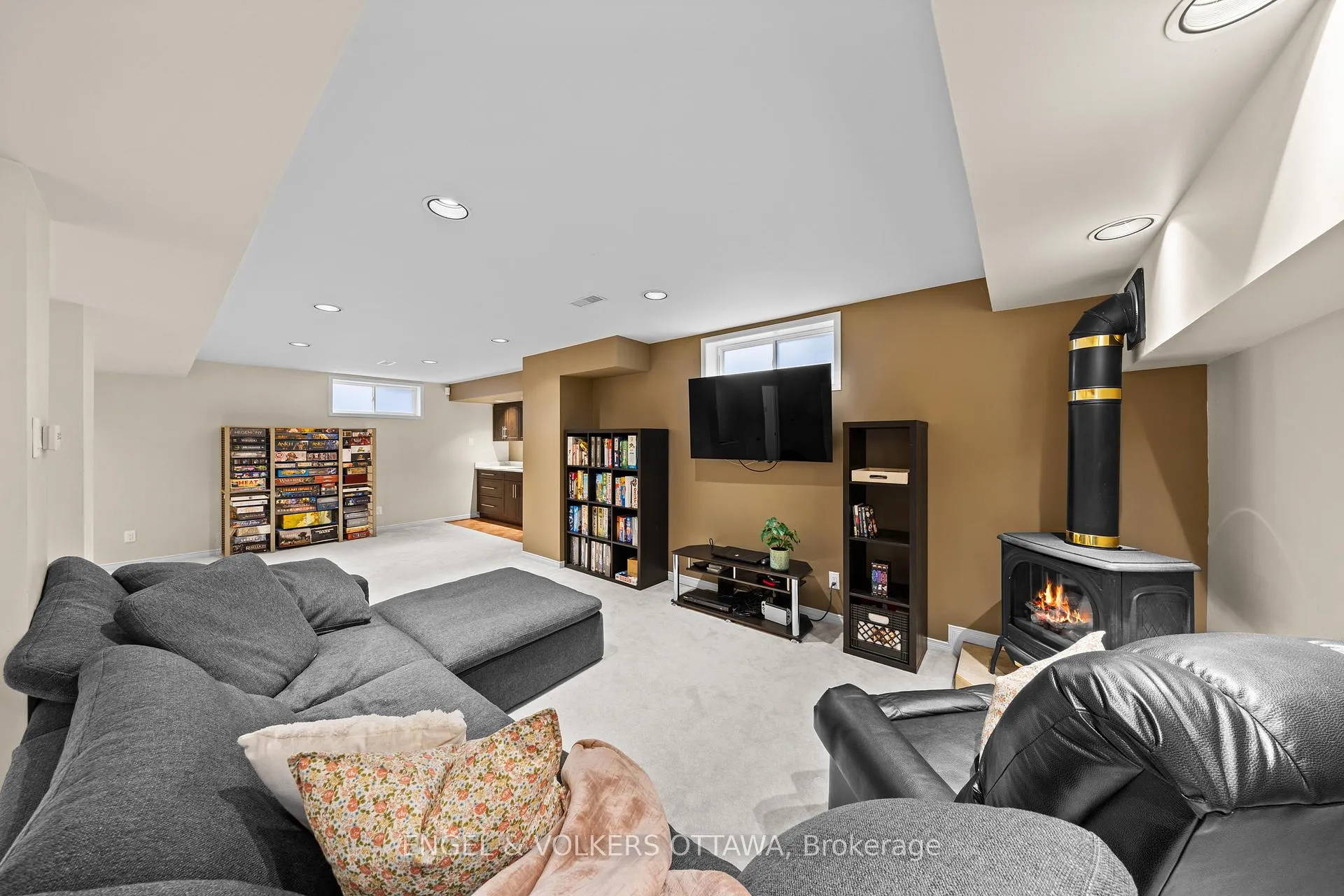 Photo 31 of 57 Newcastle Avenue, Ottawa, Kanata - Morgan's Grant/South March — HOMEH