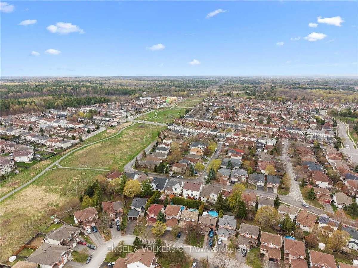 Photo 42 of 57 Newcastle Avenue, Ottawa, Kanata - Morgan's Grant/South March — HOMEH