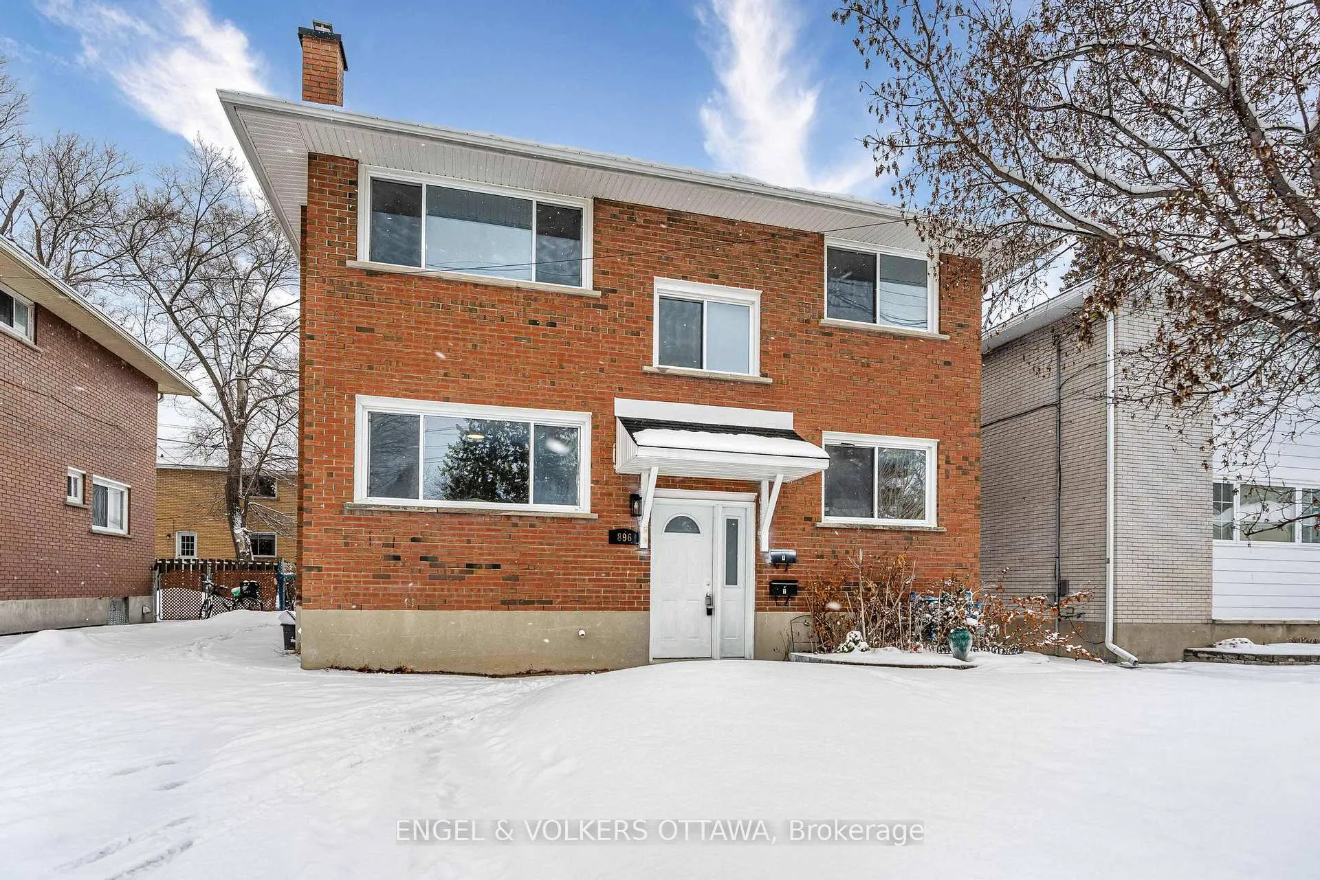 Photo 1 of Unit 1, 896 Pinewood Crescent, Ottawa, Queensway Terrace North — HOMEH