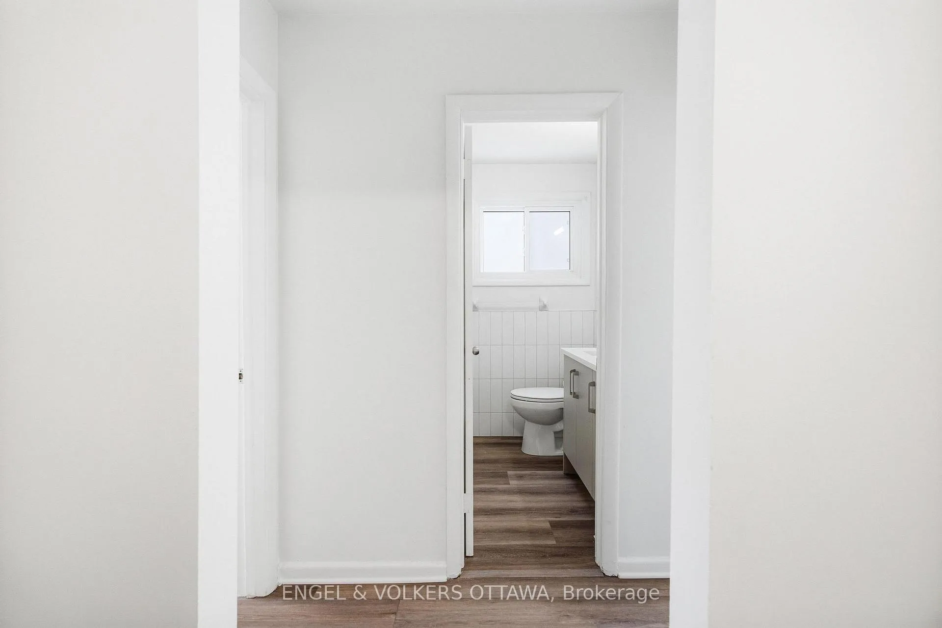 Photo 8 of Unit 1, 896 Pinewood Crescent, Ottawa, Queensway Terrace North — HOMEH
