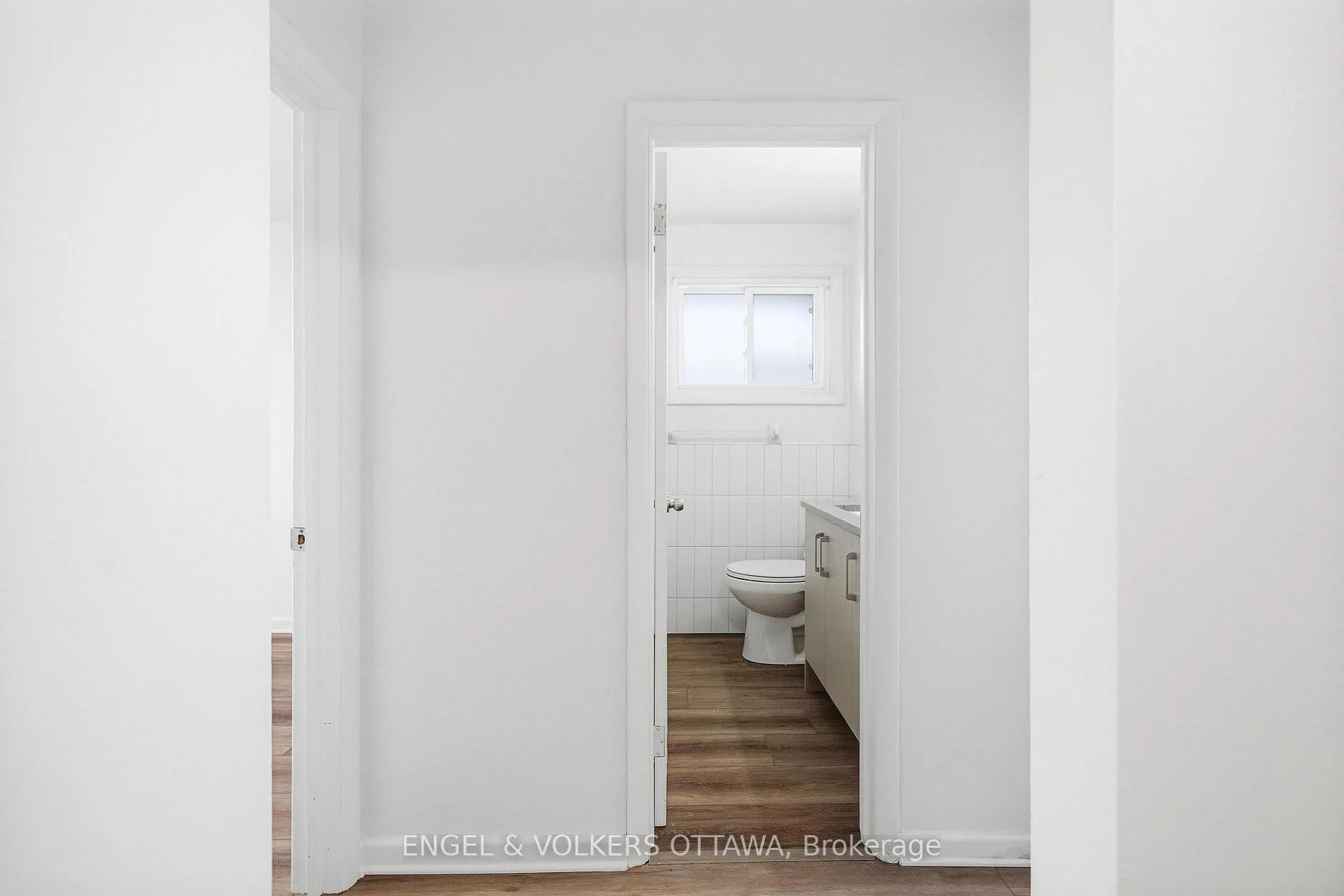 Photo 9 of Unit 1, 896 Pinewood Crescent, Ottawa, Queensway Terrace North — HOMEH