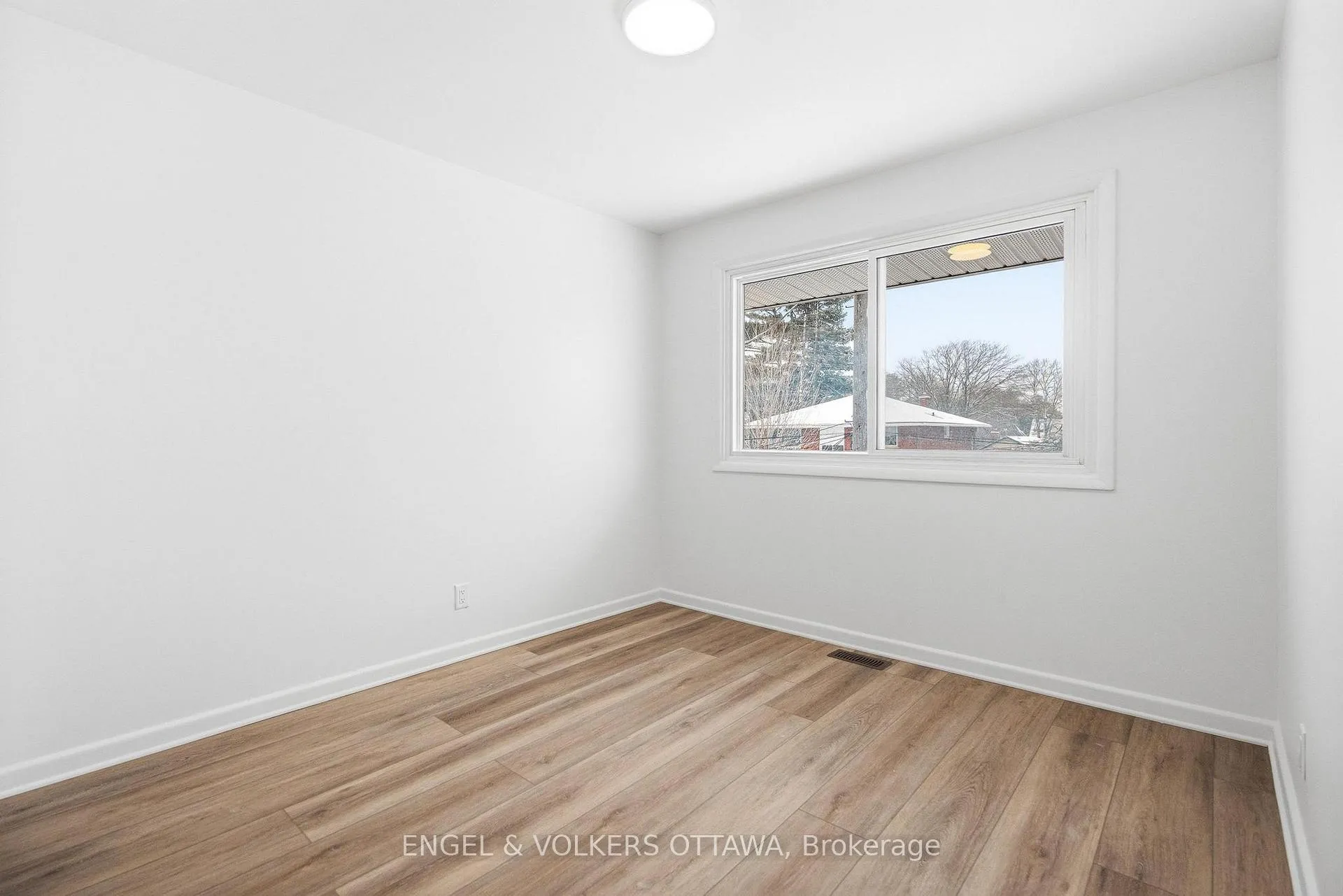Photo 17 of Unit 1, 896 Pinewood Crescent, Ottawa, Queensway Terrace North — HOMEH