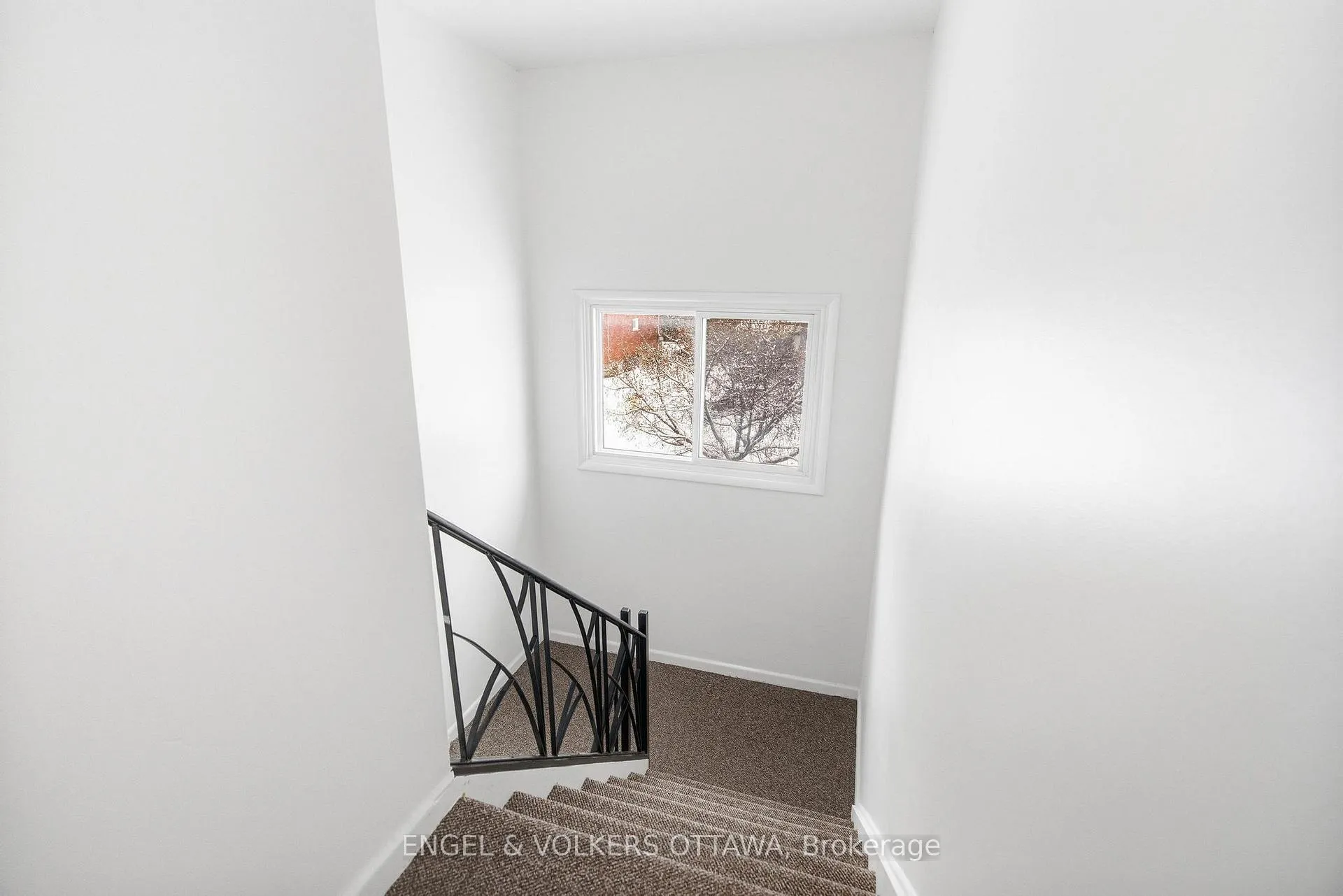Photo 19 of Unit 1, 896 Pinewood Crescent, Ottawa, Queensway Terrace North — HOMEH