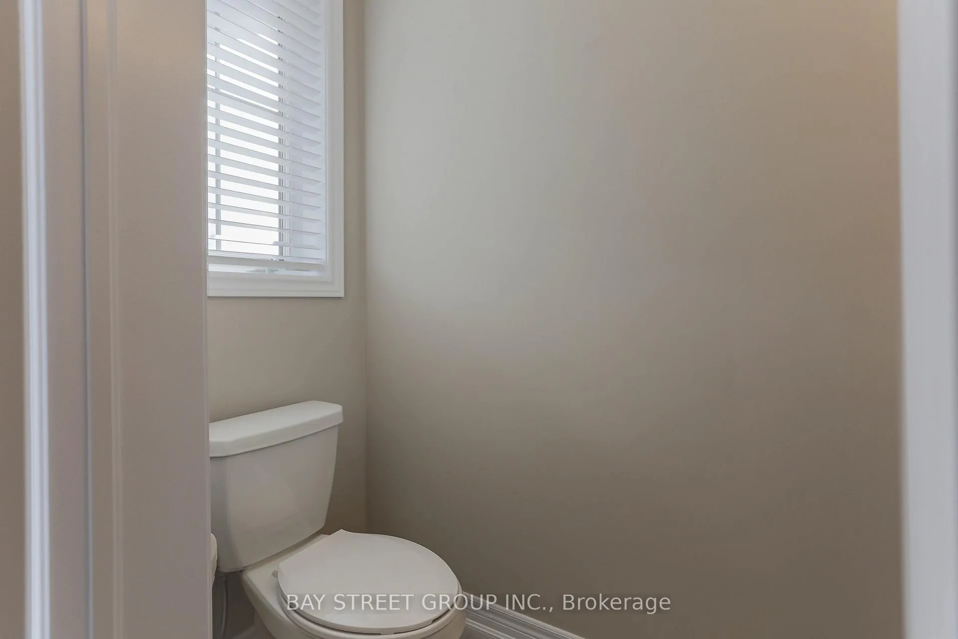 Photo 6 of 3353 Mockingbird Common Drive, Oakville, Joshua Meadows — HOMEH