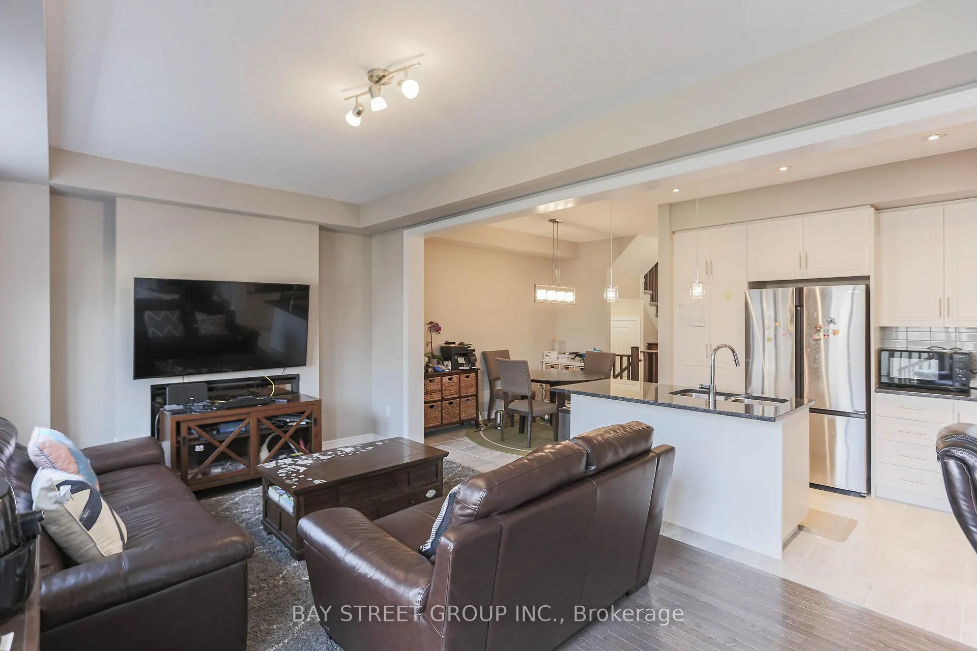 Photo 9 of 3353 Mockingbird Common Drive, Oakville, Joshua Meadows — HOMEH
