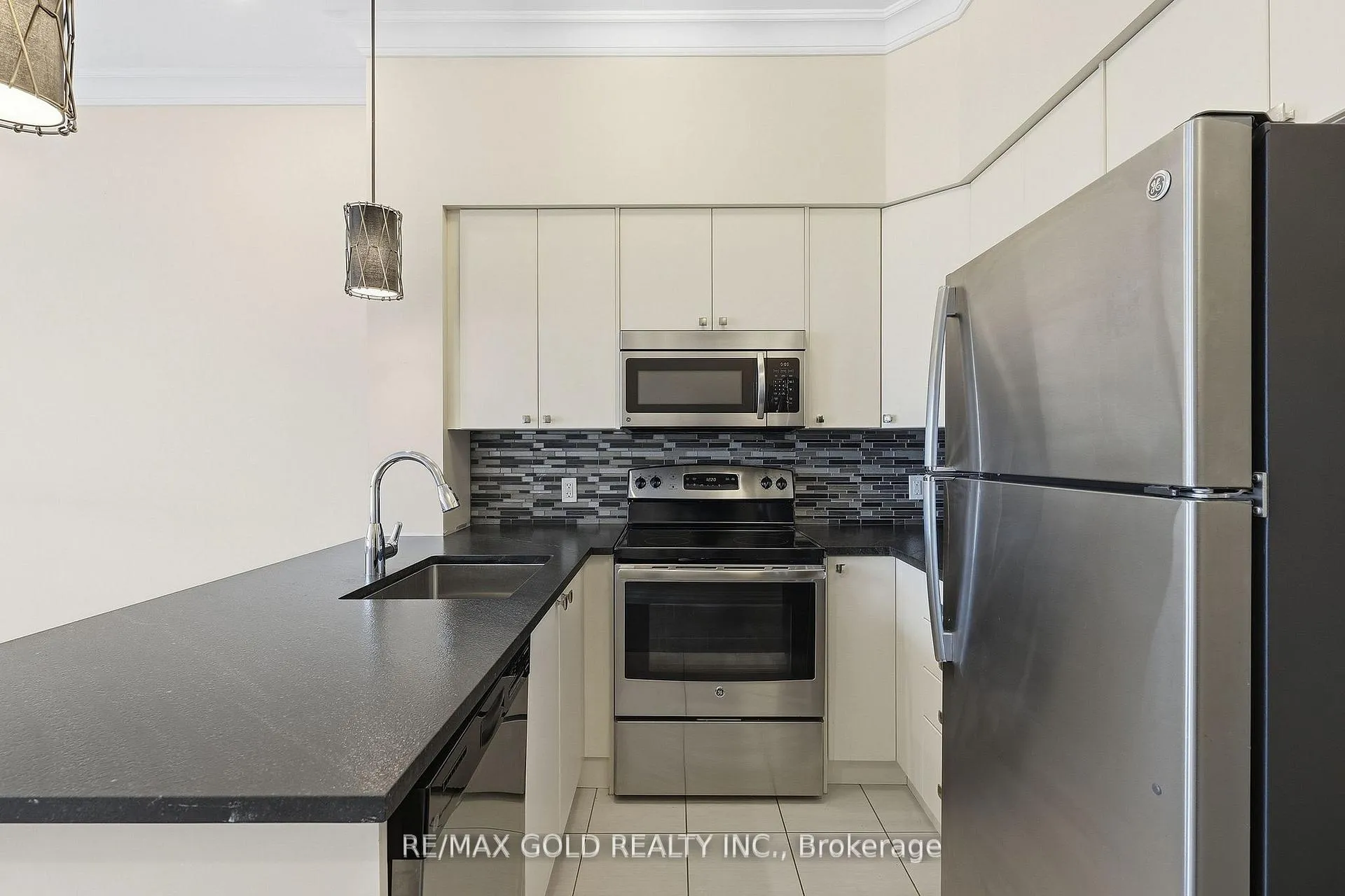 Photo 8 of Unit 305, 112 King Street E, Hamilton, Beasley — HOMEH