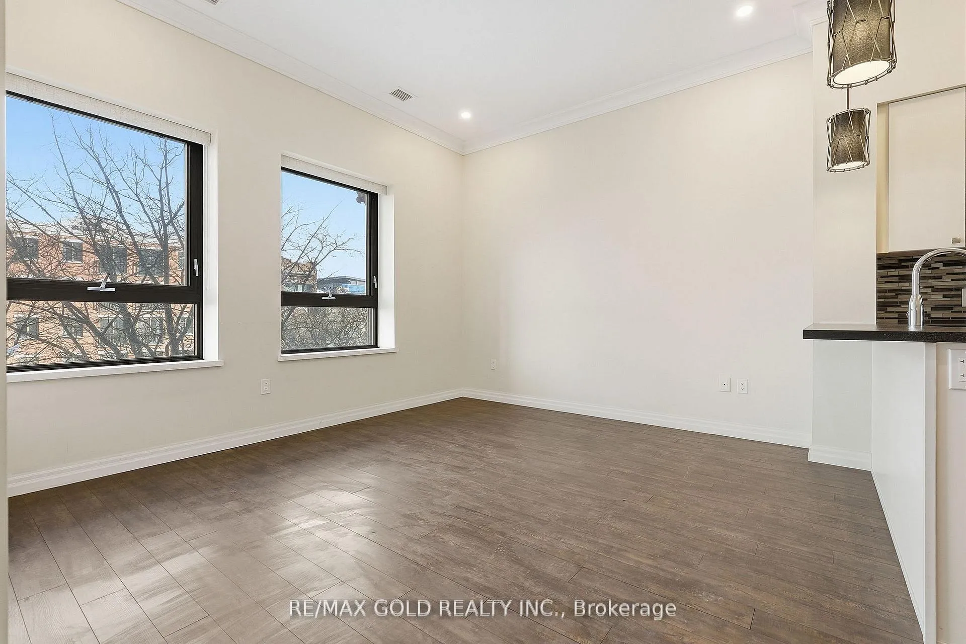 Photo 10 of Unit 305, 112 King Street E, Hamilton, Beasley — HOMEH