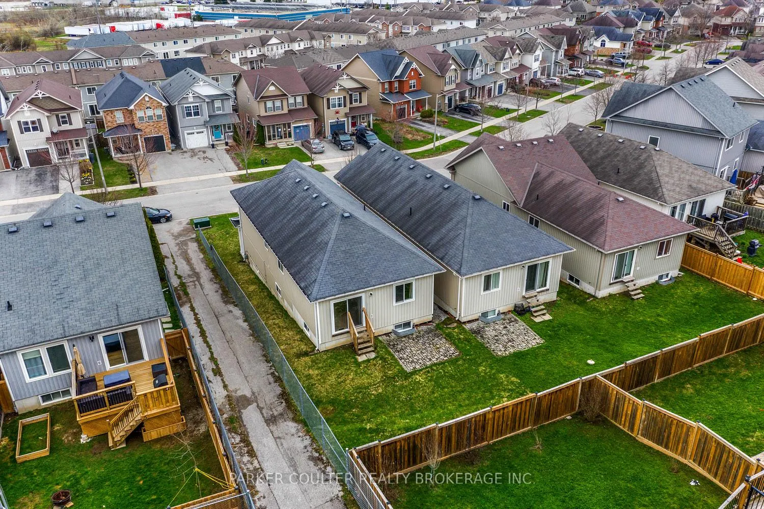 Photo 3 of 66 Pearl Drive, Orillia — HOMEH