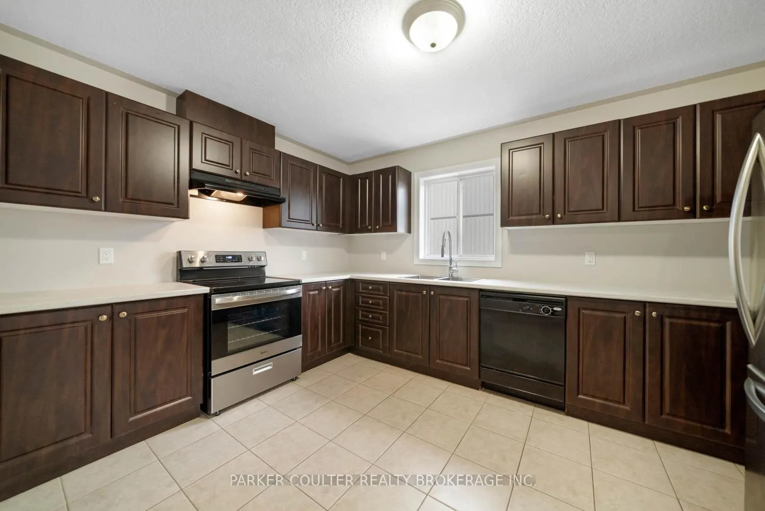Photo 12 of 66 Pearl Drive, Orillia — HOMEH