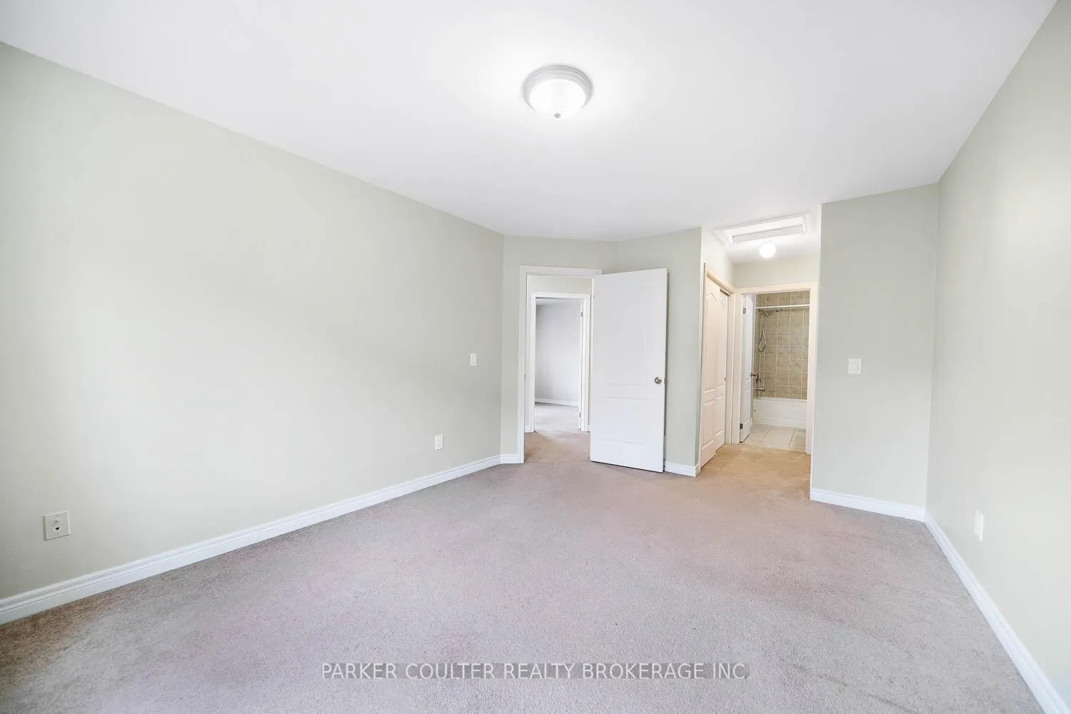 Photo 17 of 66 Pearl Drive, Orillia — HOMEH