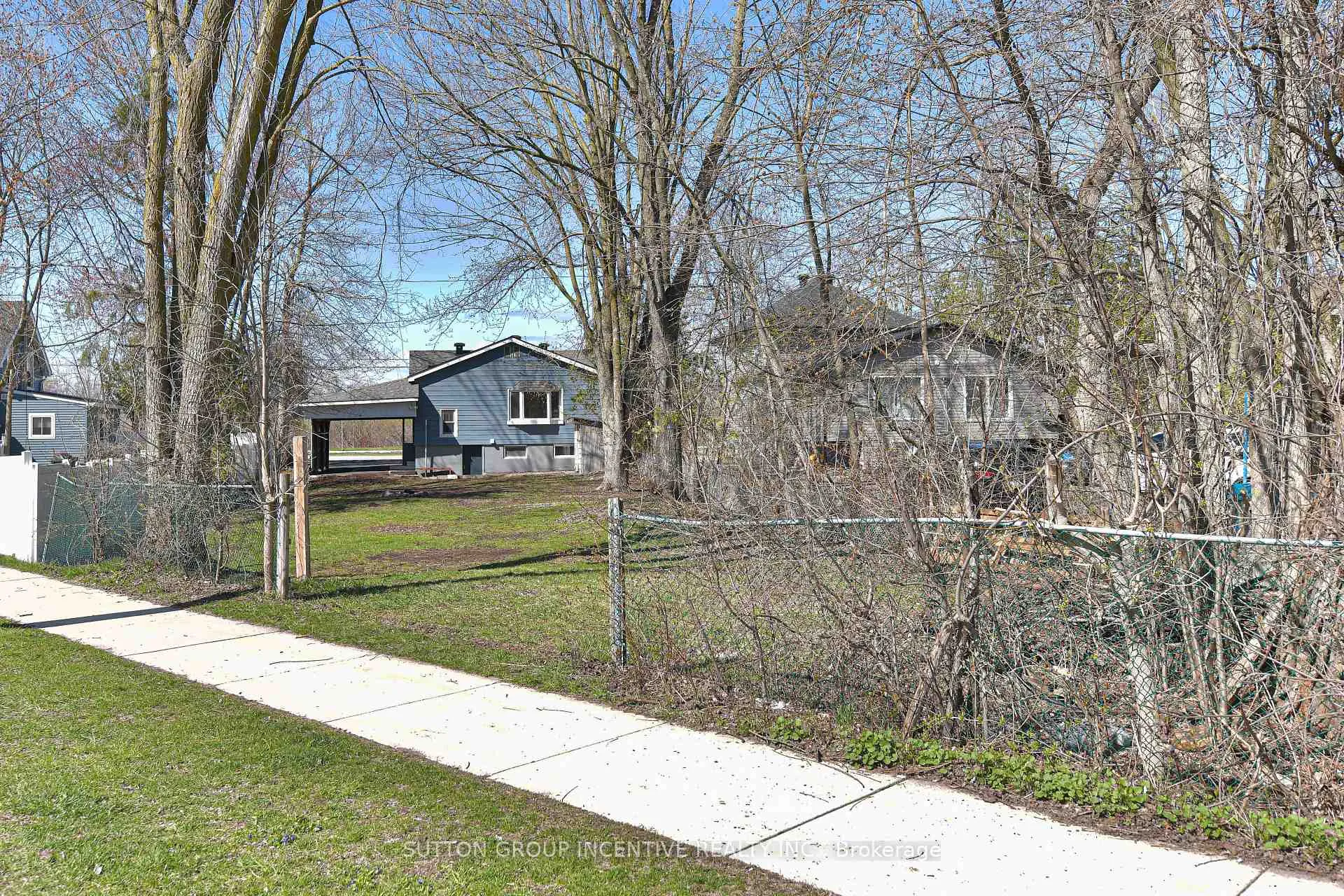 Photo 6 of 155 Atherley Road, Orillia — HOMEH