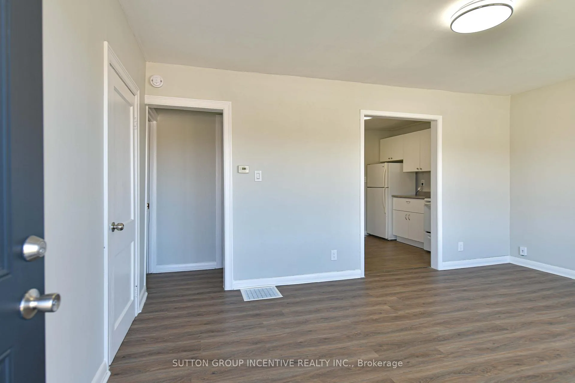 Photo 8 of 155 Atherley Road, Orillia — HOMEH