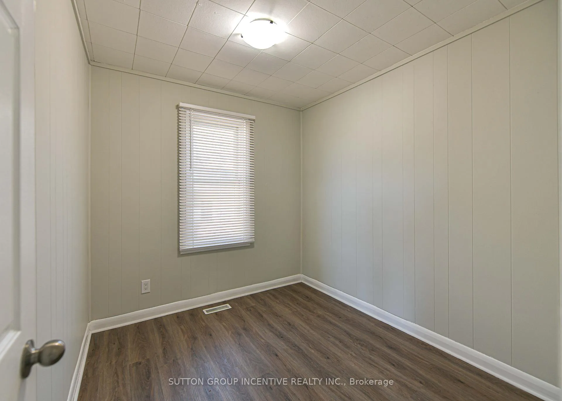 Photo 15 of 155 Atherley Road, Orillia — HOMEH