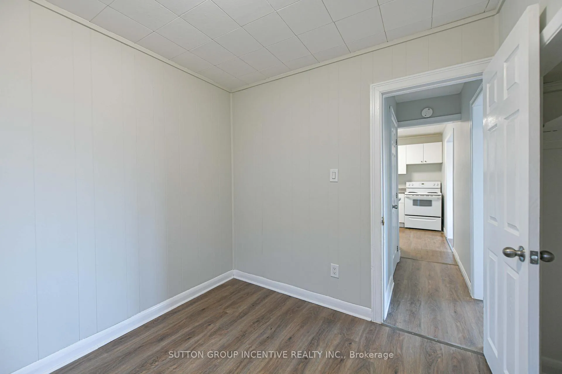 Photo 17 of 155 Atherley Road, Orillia — HOMEH