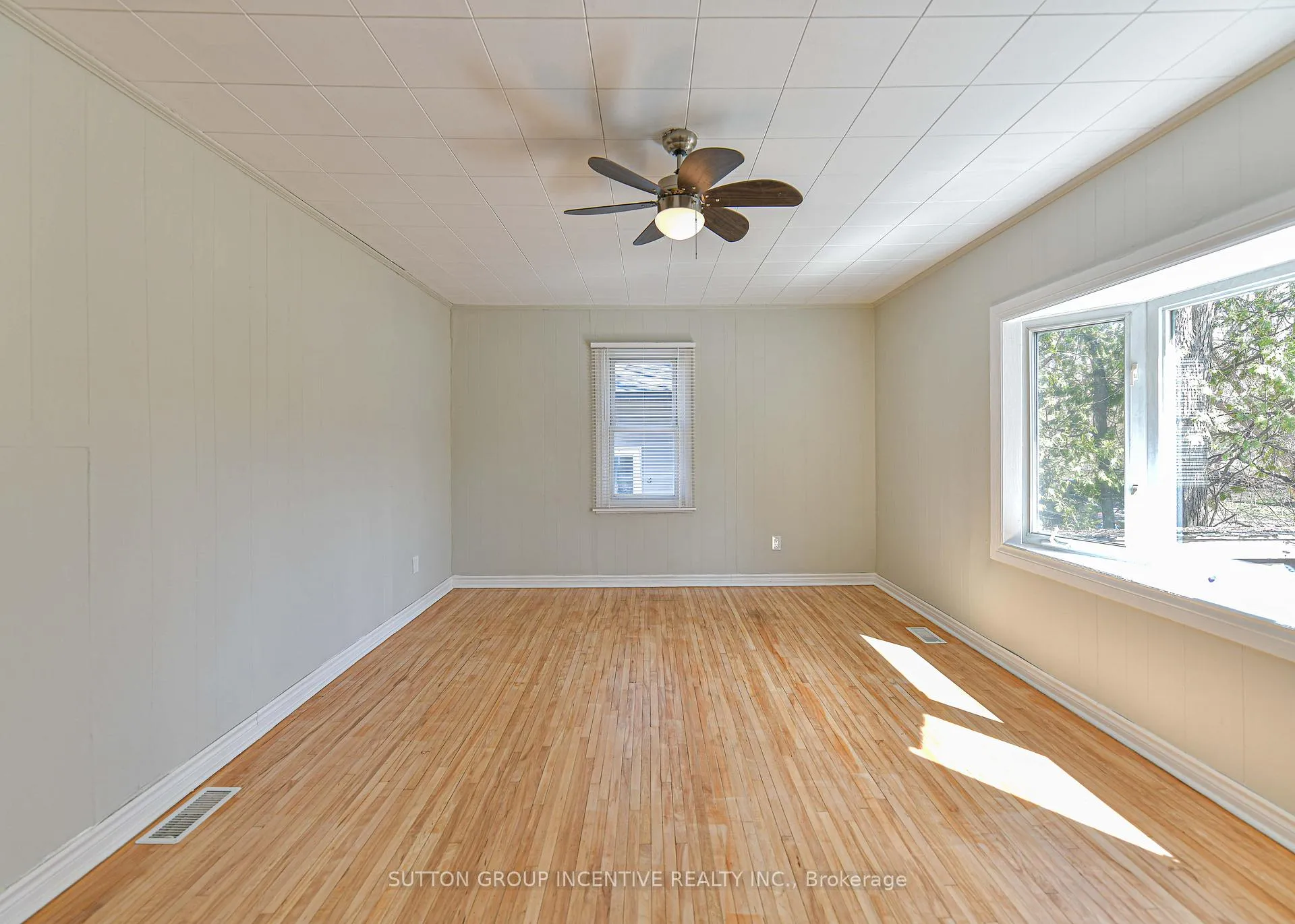 Photo 26 of 155 Atherley Road, Orillia — HOMEH