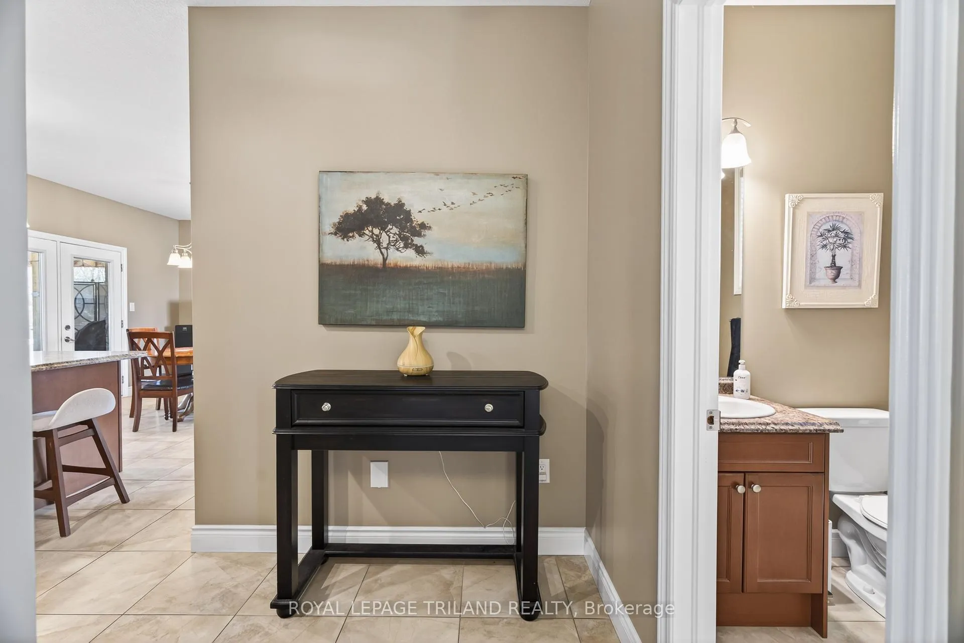 Photo 6 of 40 Fieldstone Crescent, Middlesex Centre, Komoka — HOMEH