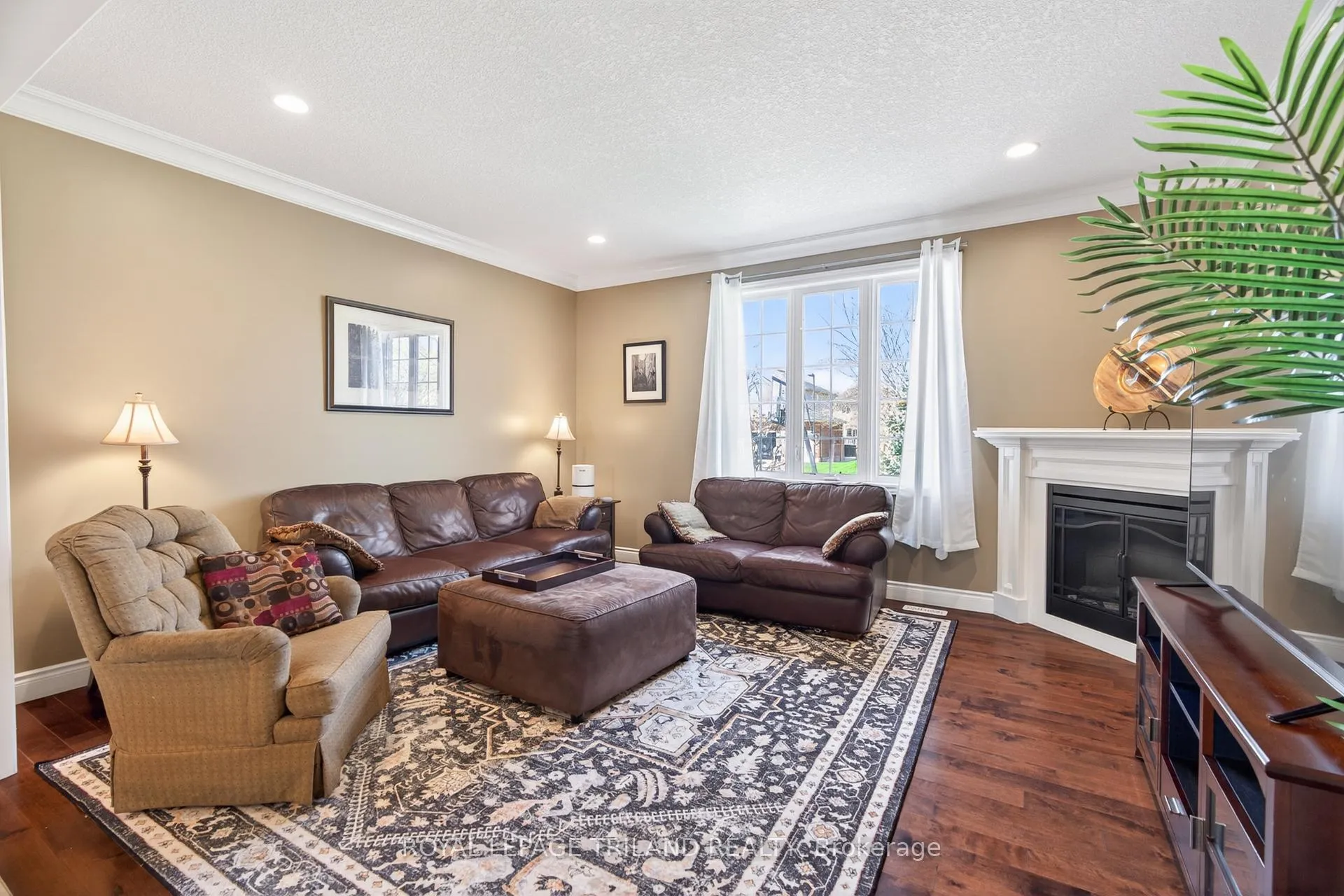 Photo 10 of 40 Fieldstone Crescent, Middlesex Centre, Komoka — HOMEH