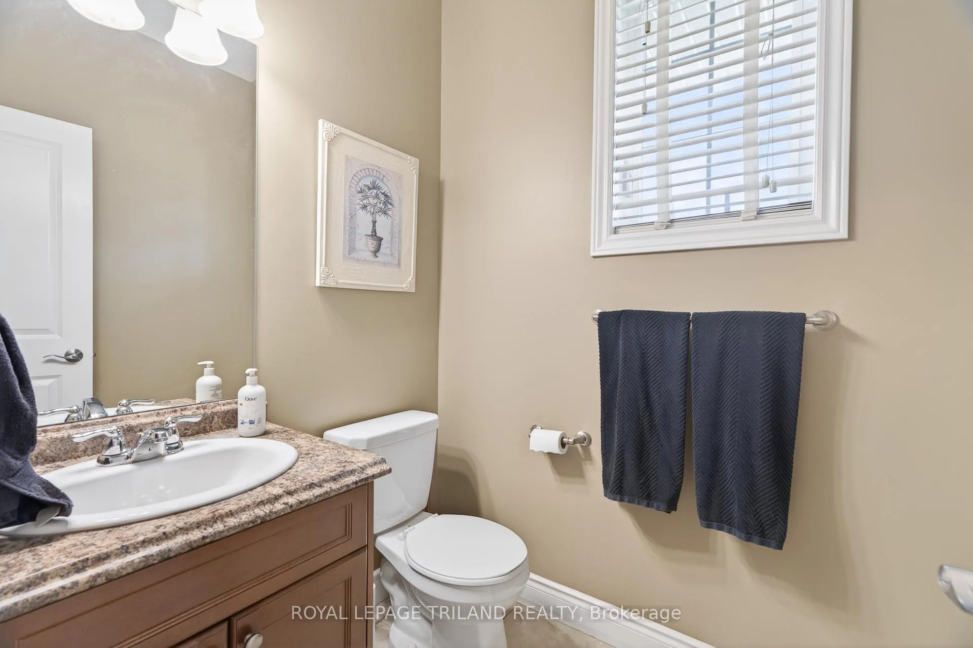 Photo 18 of 40 Fieldstone Crescent, Middlesex Centre, Komoka — HOMEH