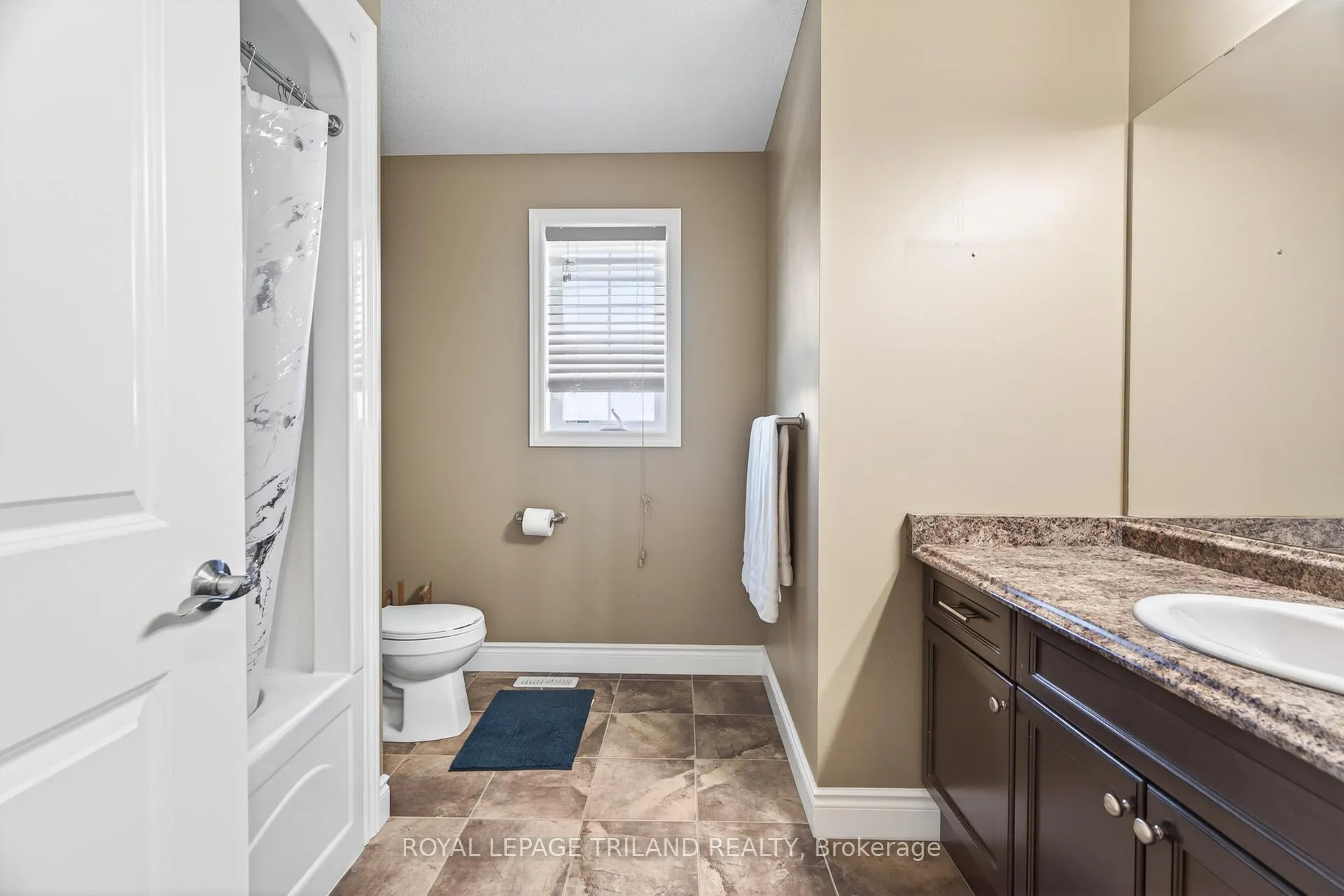 Photo 21 of 40 Fieldstone Crescent, Middlesex Centre, Komoka — HOMEH