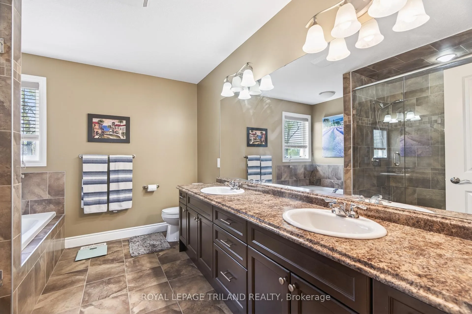 Photo 30 of 40 Fieldstone Crescent, Middlesex Centre, Komoka — HOMEH