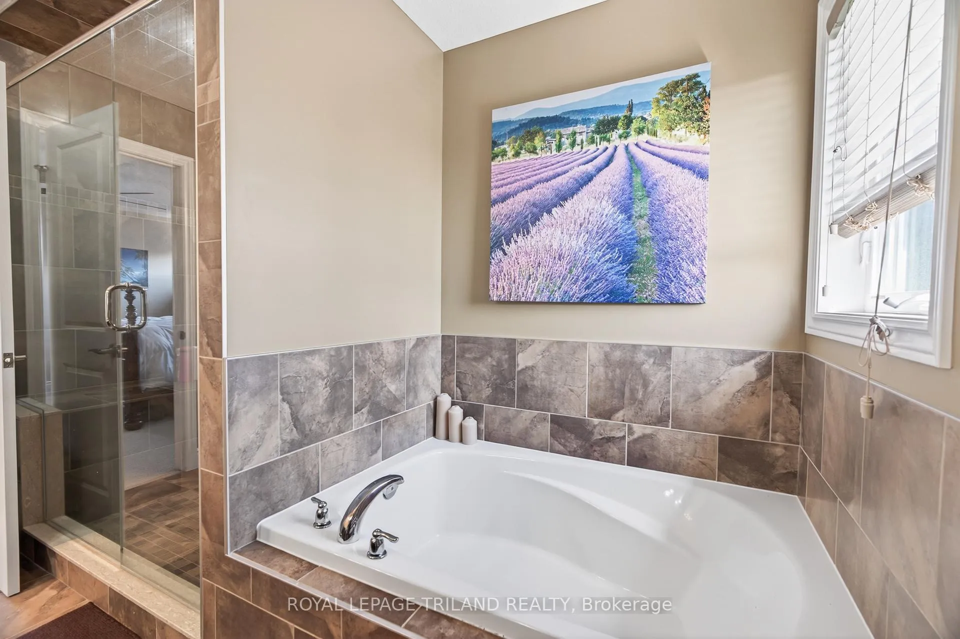 Photo 32 of 40 Fieldstone Crescent, Middlesex Centre, Komoka — HOMEH
