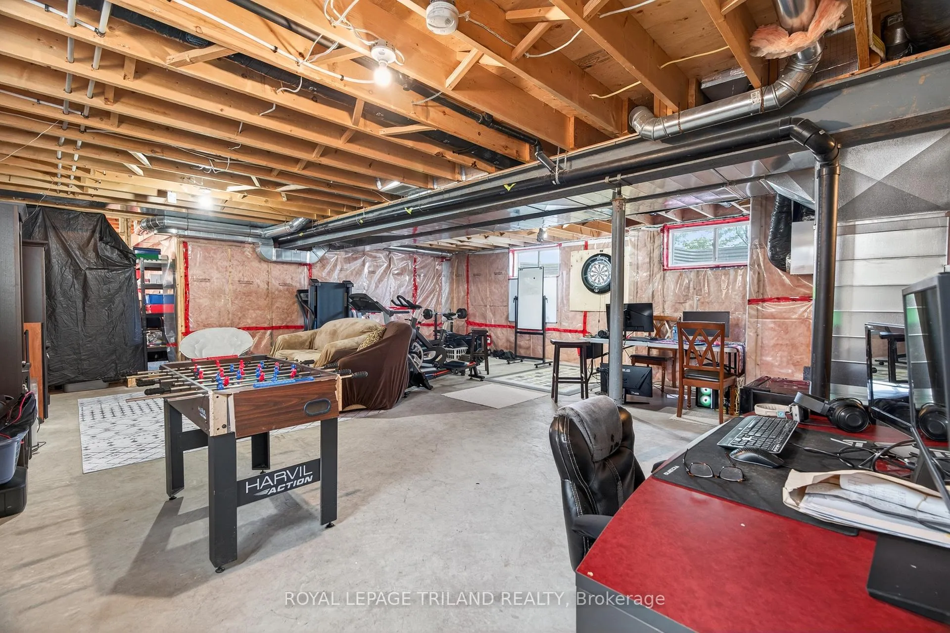 Photo 34 of 40 Fieldstone Crescent, Middlesex Centre, Komoka — HOMEH