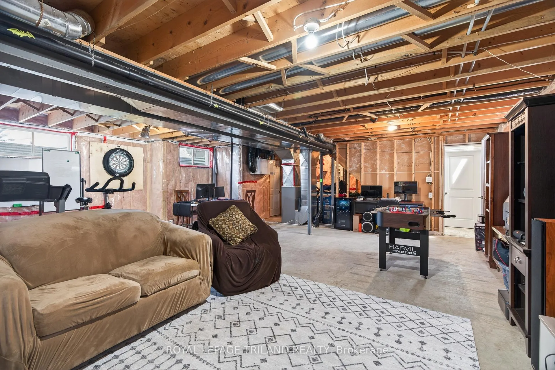 Photo 36 of 40 Fieldstone Crescent, Middlesex Centre, Komoka — HOMEH