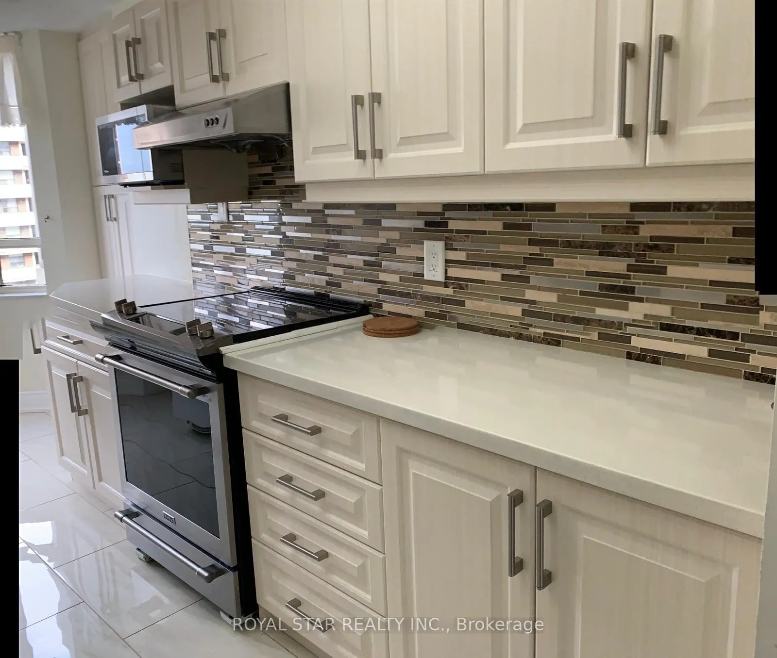 Photo 4 of Unit 912, 5 Lisa Street, Brampton, Queen Street Corridor — HOMEH