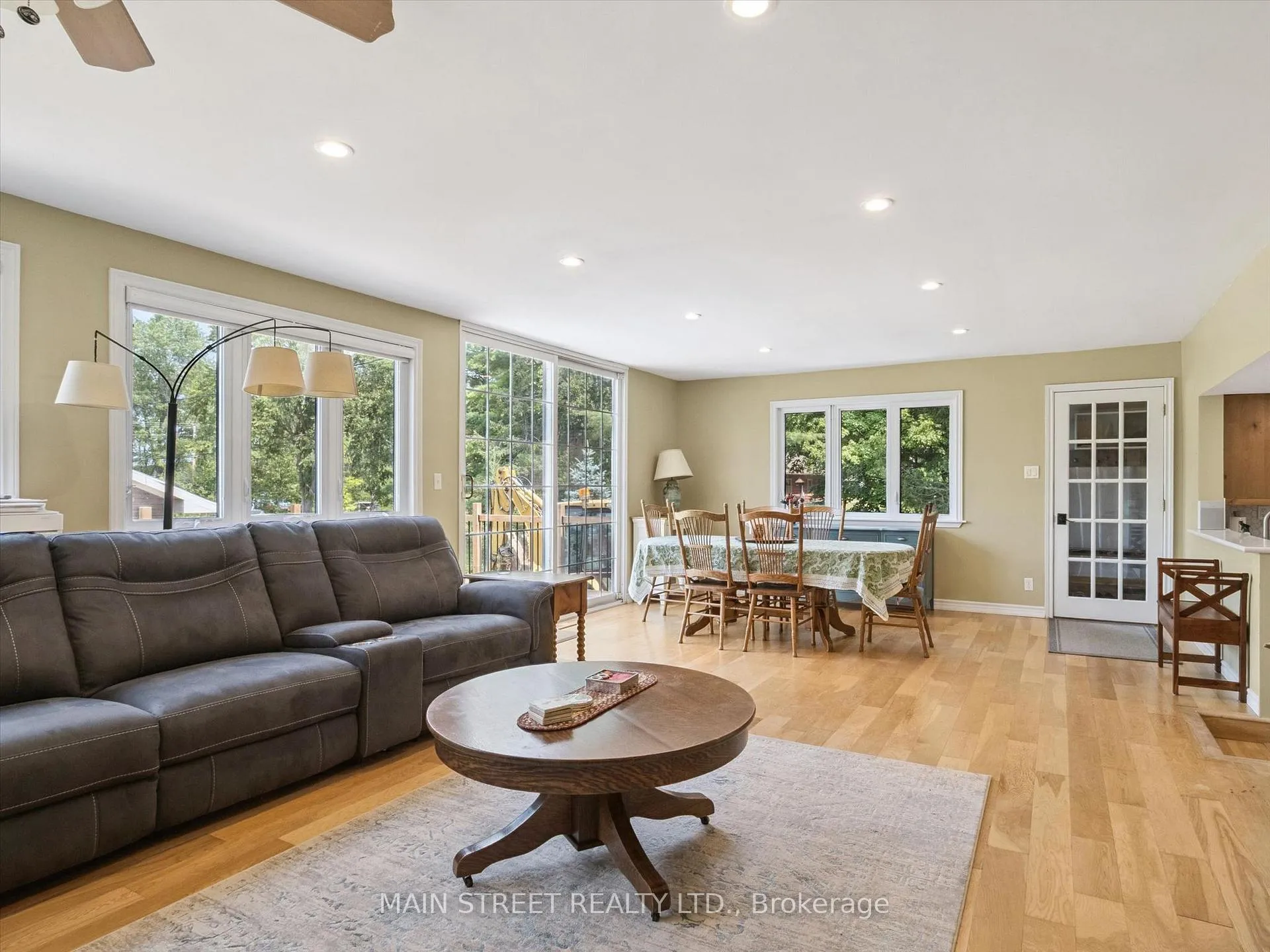 Photo 4 of 1183 South Morrison Lake Road, Gravenhurst, Wood (Gravenhurst) — HOMEH