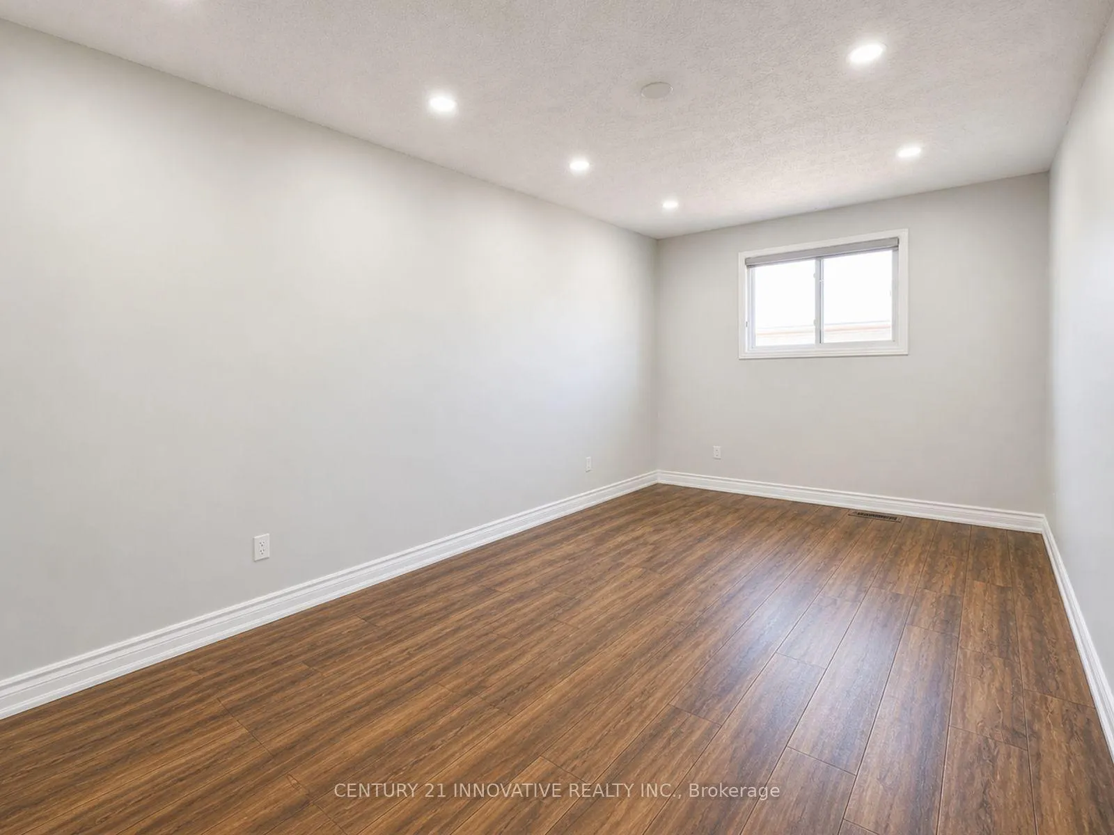 Photo 7 of Unit B, 25 Griffiths Dr, Brant, Paris — HOMEH