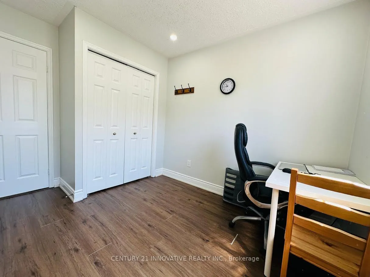 Photo 8 of Unit B, 25 Griffiths Dr, Brant, Paris — HOMEH