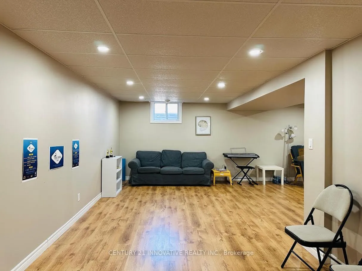 Photo 10 of Unit B, 25 Griffiths Dr, Brant, Paris — HOMEH