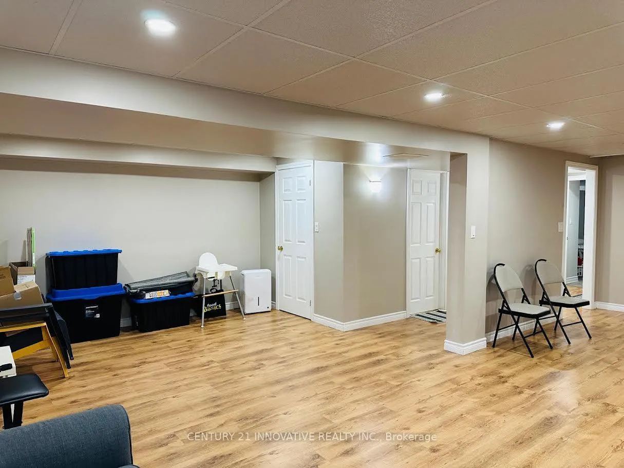Photo 11 of Unit B, 25 Griffiths Dr, Brant, Paris — HOMEH