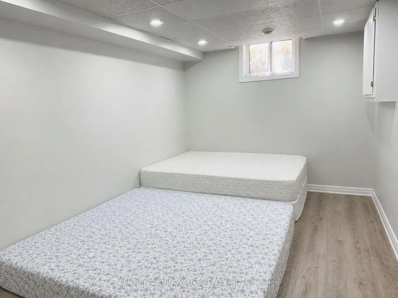 Photo 14 of Unit B, 25 Griffiths Dr, Brant, Paris — HOMEH
