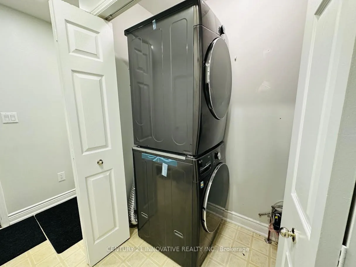 Photo 16 of Unit B, 25 Griffiths Dr, Brant, Paris — HOMEH