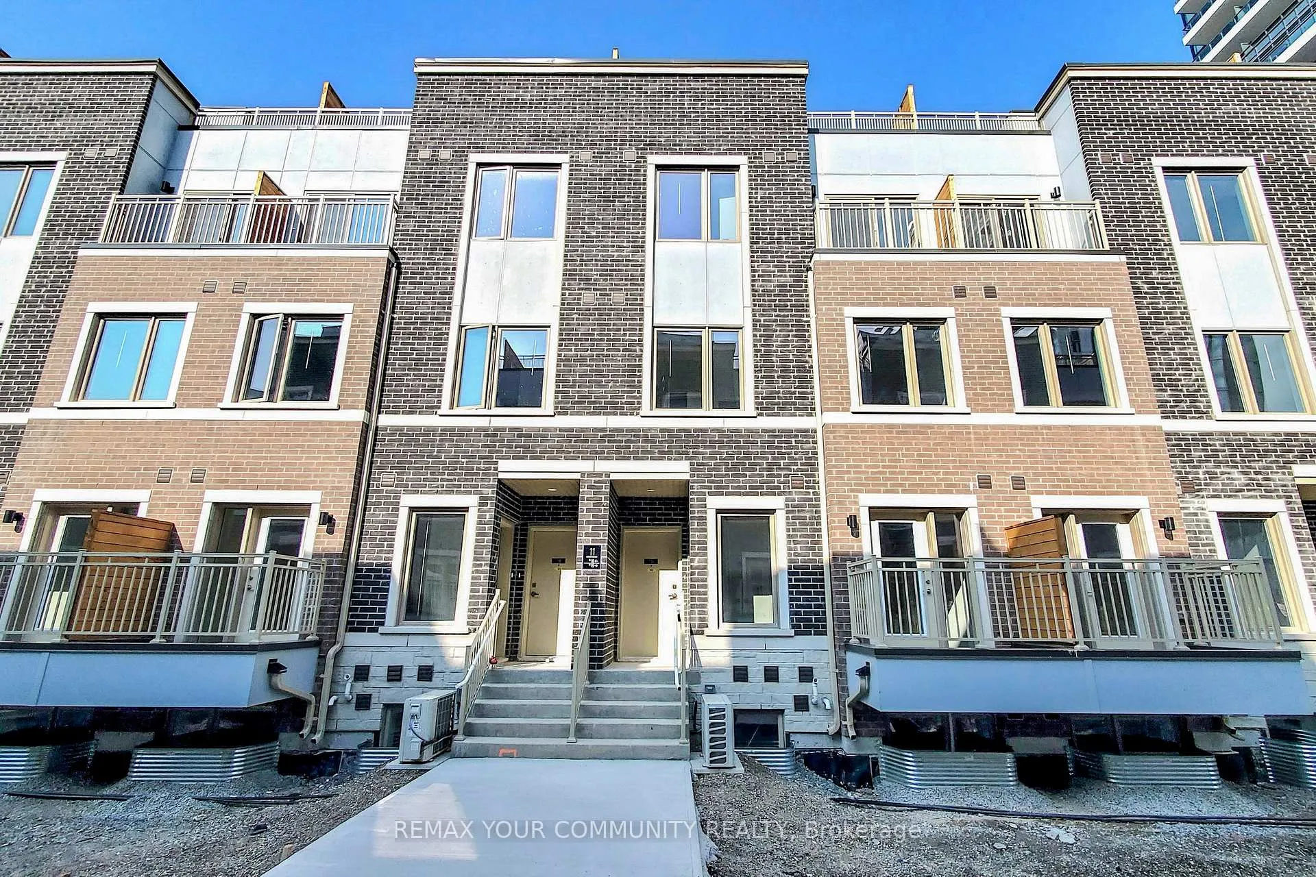 Front of Unit 20, 11 Honeycrisp Crescent